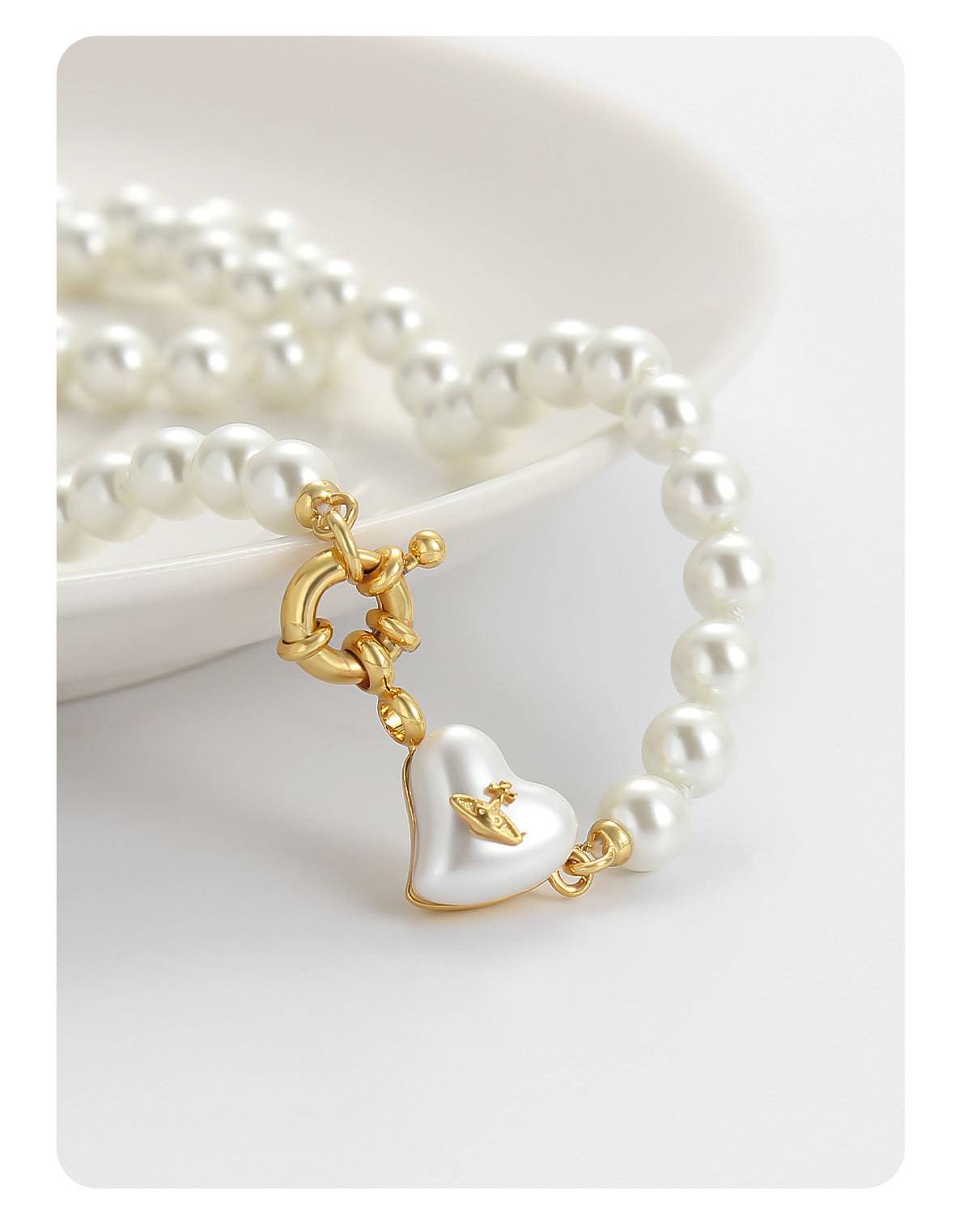 Queen's Heart Exquisite Pearl Necklace