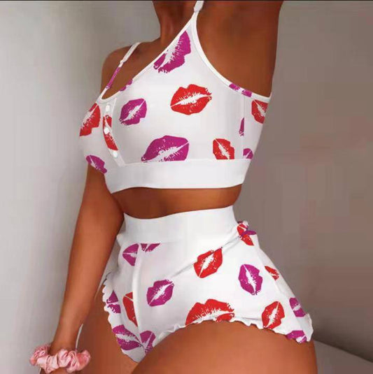 Strawberry lips lingerie set